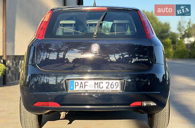 Хэтчбек Fiat Punto 2009 в 