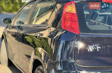 Хэтчбек Fiat Punto 2009 в 