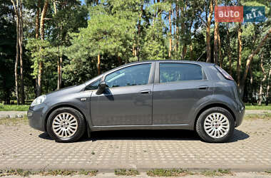 Хэтчбек Fiat Punto 2010 в 