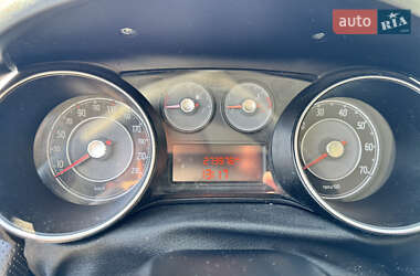 Хэтчбек Fiat Punto 2010 в 