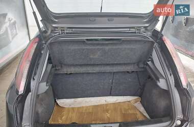 Хэтчбек Fiat Punto 2011 в 