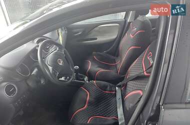 Хэтчбек Fiat Punto 2011 в 