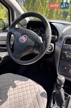 Хэтчбек Fiat Punto 2012 в 