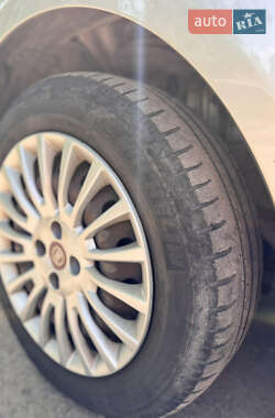 Хэтчбек Fiat Punto 2012 в 