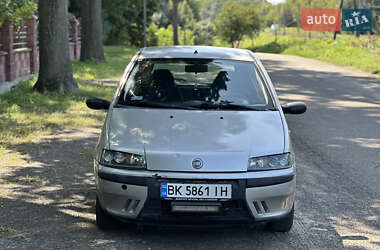 Хэтчбек Fiat Punto 2002 в Ровно