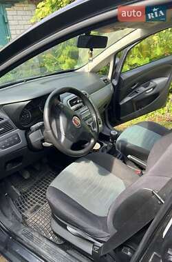 Хэтчбек Fiat Punto 2009 в 