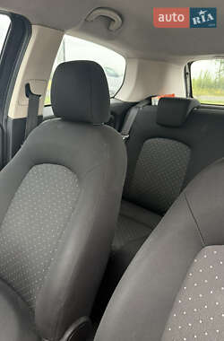 Хэтчбек Fiat Punto 2009 в 