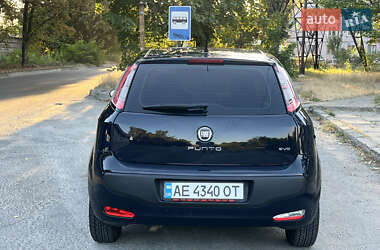 Хэтчбек Fiat Punto 2011 в 