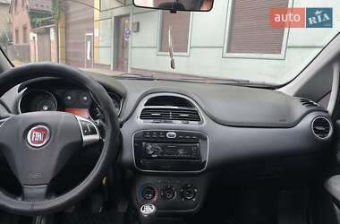 Хэтчбек Fiat Punto 2011 в 