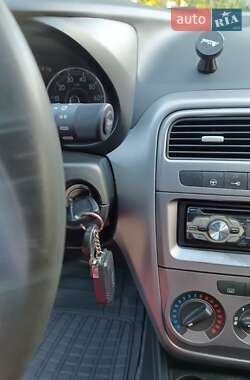 Хэтчбек Fiat Punto 2012 в 