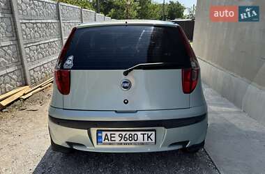 Хэтчбек Fiat Punto 2004 в 