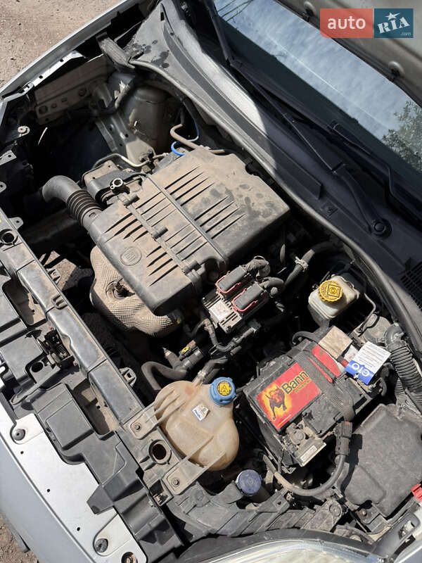 Хэтчбек Fiat Punto 2012 в Ровно