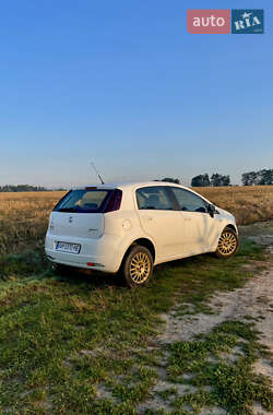 Хетчбек Fiat Punto 2008 в 