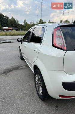 Хетчбек Fiat Punto 2011 в 