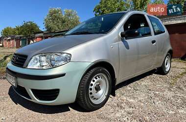 Хэтчбек Fiat Punto 2004 в 
