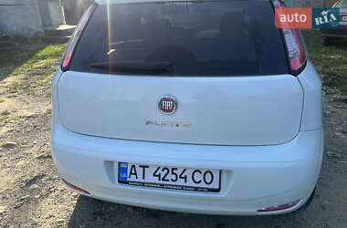 Хэтчбек Fiat Punto 2012 в 