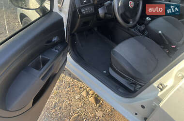 Хэтчбек Fiat Punto 2012 в 