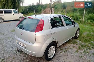 Хэтчбек Fiat Punto 2010 в 