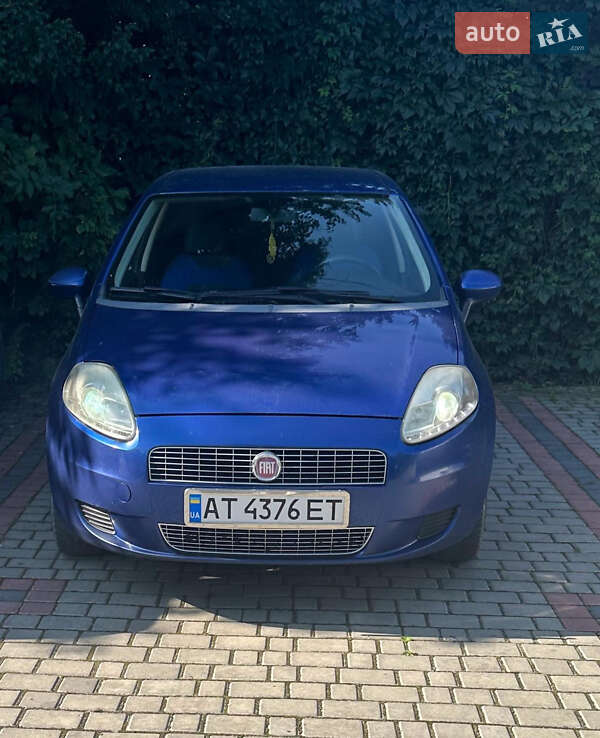 Хэтчбек Fiat Punto 2009 в 