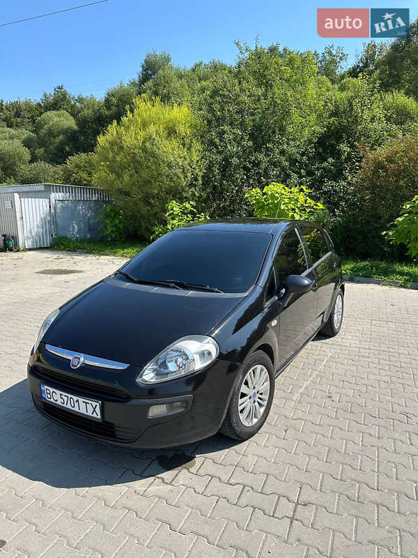 Хэтчбек Fiat Punto 2011 в Львове