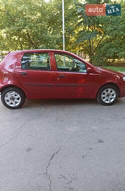 Хэтчбек Fiat Punto 2004 в 