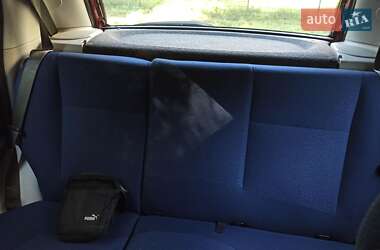 Хэтчбек Fiat Punto 2004 в 