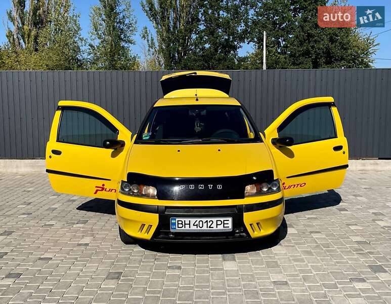 Хэтчбек Fiat Punto 2000 в 