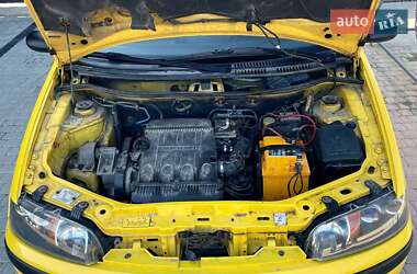 Хэтчбек Fiat Punto 2000 в 