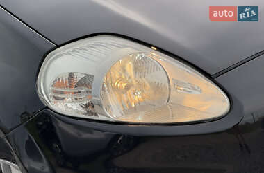 Хэтчбек Fiat Punto 2009 в 