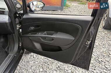 Хэтчбек Fiat Punto 2009 в 