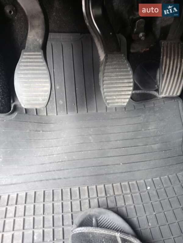 Хэтчбек Fiat Punto 2009 в Черкассах фото 7 Хэтчбек Fiat Punto 2009 в Черкассах