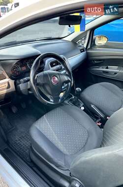 Хэтчбек Fiat Punto 2013 в 