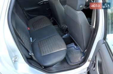 Хэтчбек Fiat Punto 2009 в 