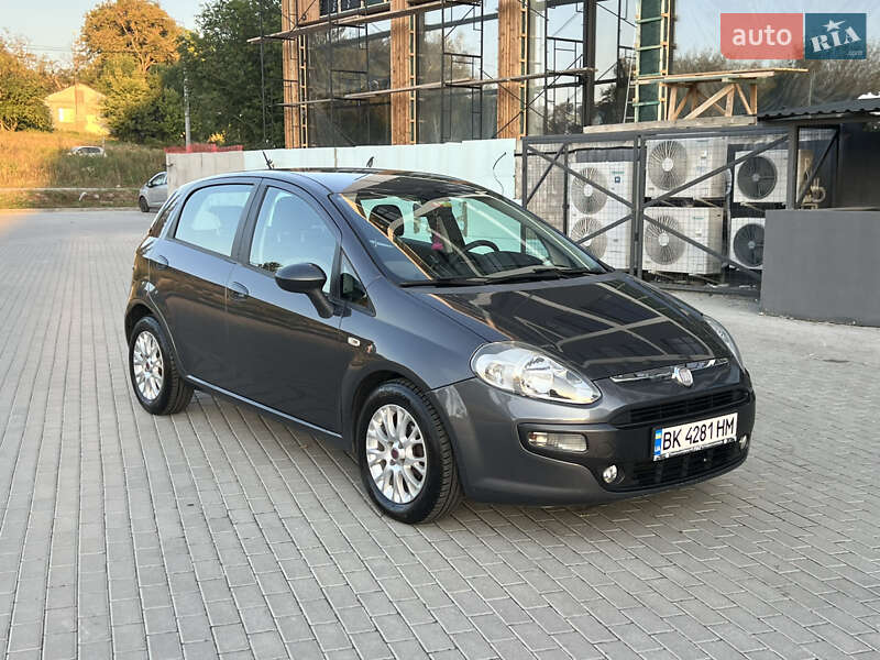 Хэтчбек Fiat Punto 2010 в Ровно
