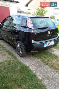 Хэтчбек Fiat Punto 2011 в 