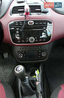 Хэтчбек Fiat Punto 2011 в 
