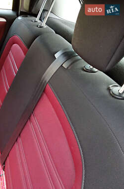 Хэтчбек Fiat Punto 2011 в 