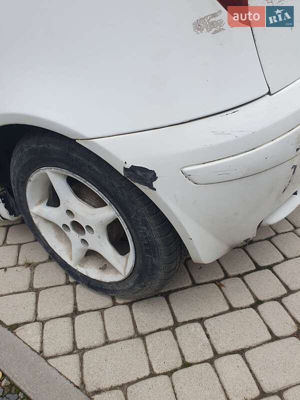 Хэтчбек Fiat Punto 2002 в Львове