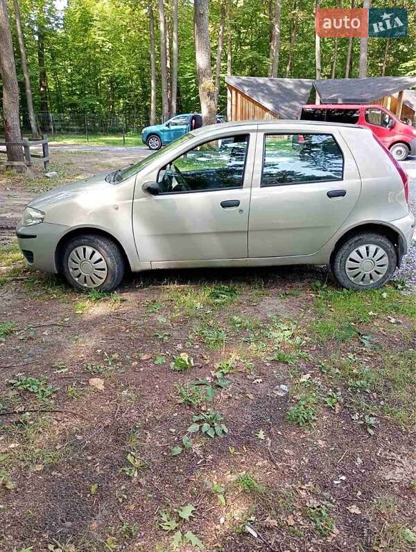 Хетчбек Fiat Punto 2011 в 