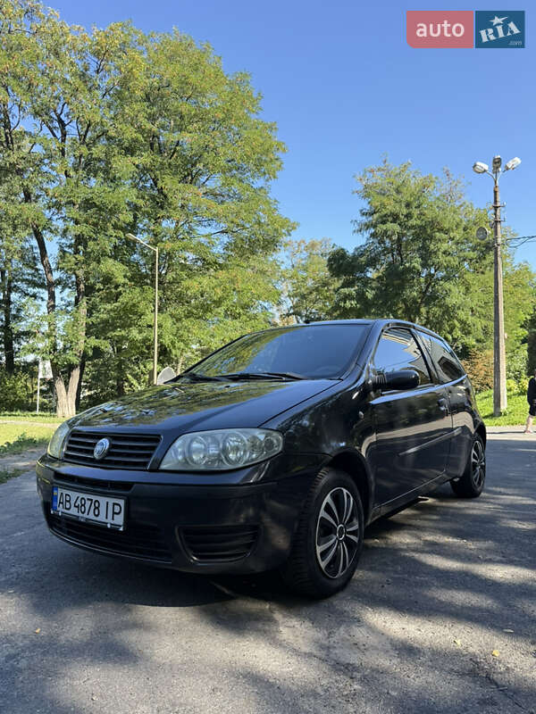 Хэтчбек Fiat Punto 2004 в Киеве