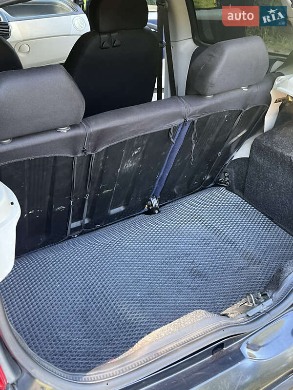 Хэтчбек Fiat Punto 2004 в Киеве