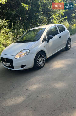 Хэтчбек Fiat Punto 2010 в 