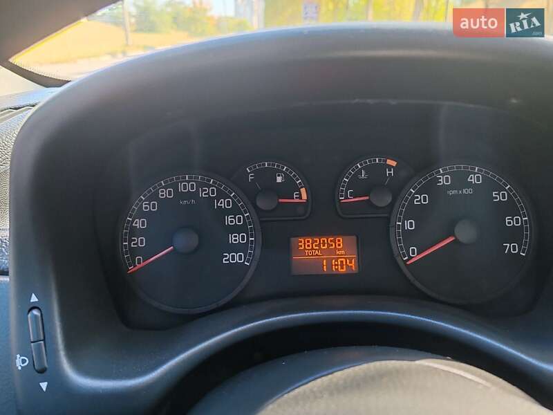 Хэтчбек Fiat Punto 2003 в Запорожье