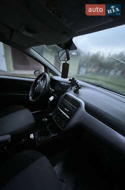 Хэтчбек Fiat Punto 2010 в 