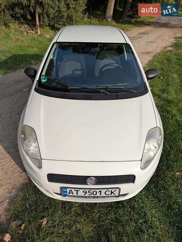 Хэтчбек Fiat Punto 2011 в Тлумаче