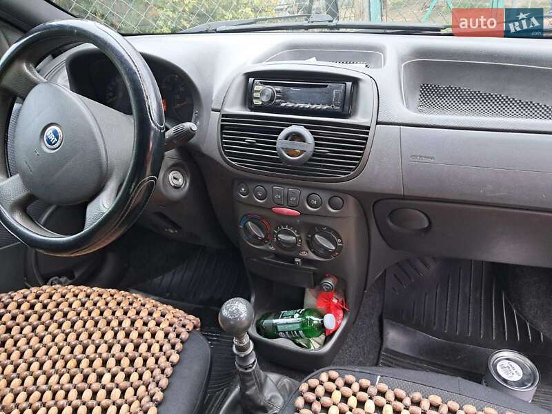 Хетчбек Fiat Punto 2004 в Городку