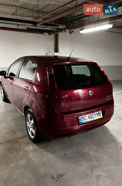 Хетчбек Fiat Punto 2009 в 