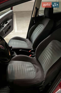 Хетчбек Fiat Punto 2009 в 