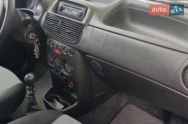 Хетчбек Fiat Punto 2006 в 