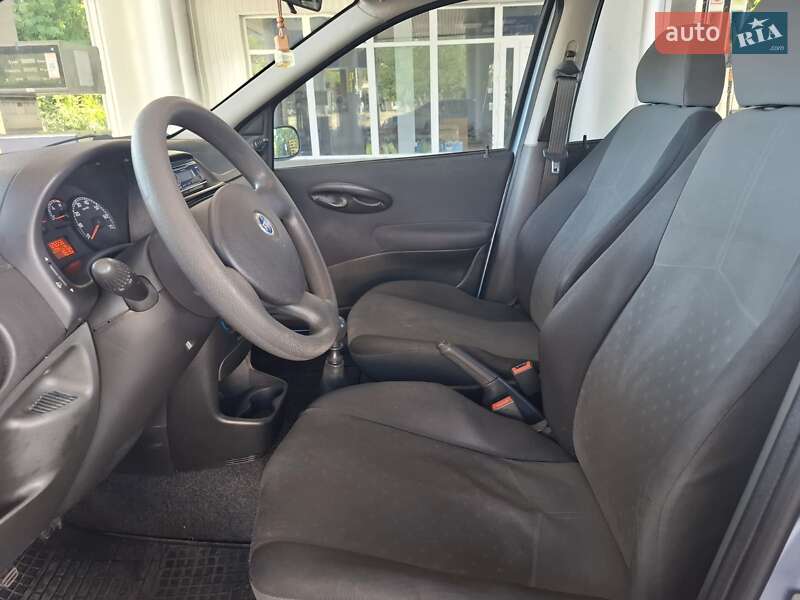 Хэтчбек Fiat Punto 2007 в Николаеве